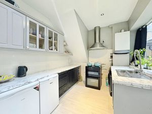 Photo 12- click for photo gallery